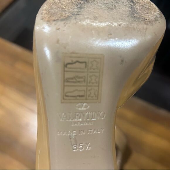 REVOLVE VALENTINO Patent Leather D’Orsay Bow Accents Nude Tan Pumps - Picture 11 of 12